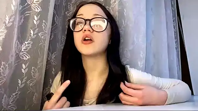 Snapshot of ZeeHope chatting on November 29, 2025, 12:19 pm ZeeHope online show from November 29, 2025, 12:19 pm