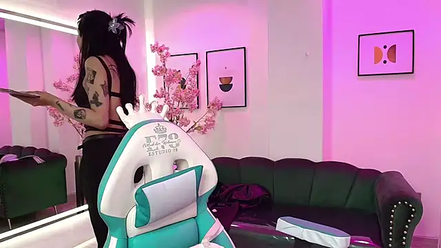 myla evans online show from December 3, 2025, 12:36 pm