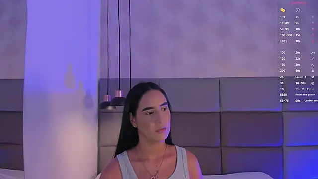 Snapshot of Emily_luve chatting on December 4, 2025, 7:44 pm Emily luve online show from December 4, 2025, 7:44 pm