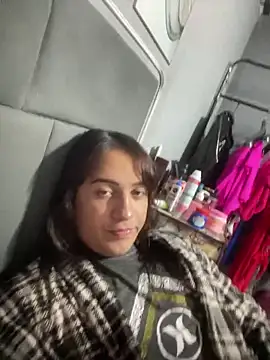 larysinha online show from May 13, 2026, 10:17 pm