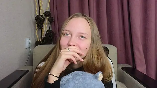 Snapshot of BibiStapler chatting on December 21, 2025, 7:10 pm BibiStapler online show from December 21, 2025, 7:10 pm