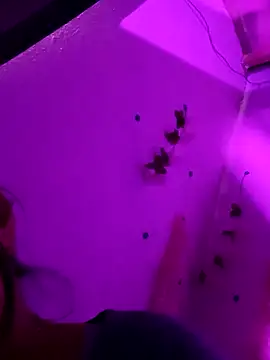 Emy cutee online show from March 13, 2026, 1:29 pm