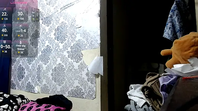 Snapshot of violetta01_candy chatting on November 30, 2025, 3:43 am violetta01 candy online show from November 30, 2025, 3:43 am