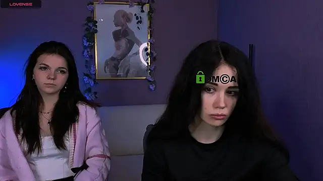 Snapshot of mikameovv chatting on December 19, 2025, 9:11 pm mikameovv online show from December 19, 2025, 9:11 pm