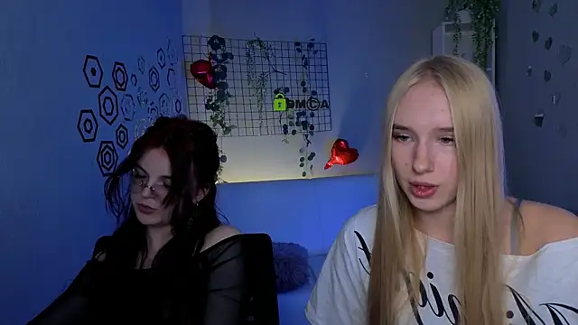 Snapshot of mikameovv chatting on March 5, 2026, 9:22 pm mikameovv online show from March 5, 2026, 9:22 pm