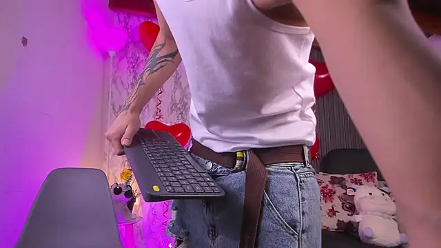 Snapshot of Jake_beach_ chatting on February 14, 2026, 4:09 am Jake beach online show from February 14, 2026, 4:09 am