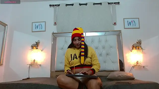 Snapshot of dr_jolie_ chatting on December 15, 2025, 4:39 am dr jolie online show from December 15, 2025, 4:39 am