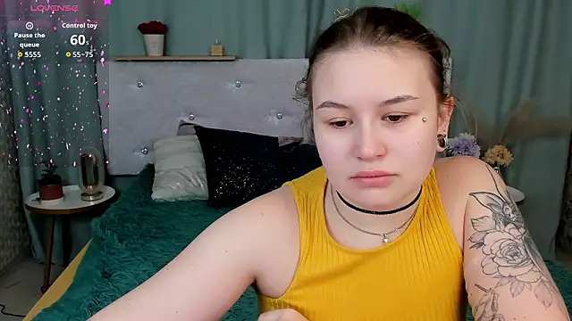 Snapshot of MilanaXHoney chatting on February 24, 2026, 12:52 am MilanaXHoney online show from February 24, 2026, 12:52 am