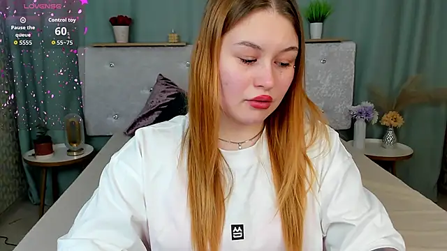 Snapshot of MilanaXHoney chatting on February 28, 2026, 1:06 am MilanaXHoney online show from February 28, 2026, 1:06 am