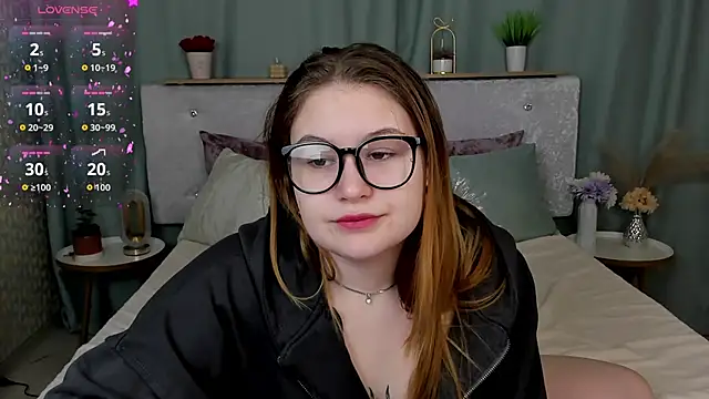 Snapshot of MilanaXHoney chatting on March 5, 2026, 1:01 am MilanaXHoney online show from March 5, 2026, 1:01 am