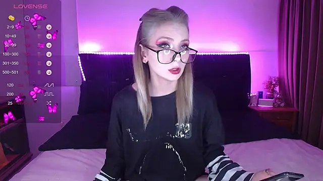 amyshhka online show from December 4, 2025, 11:46 pm