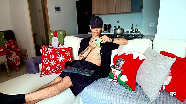 Snapshot of liorvante chatting on December 18, 2025, 3:51 pm liorvante online show from December 18, 2025, 3:51 pm