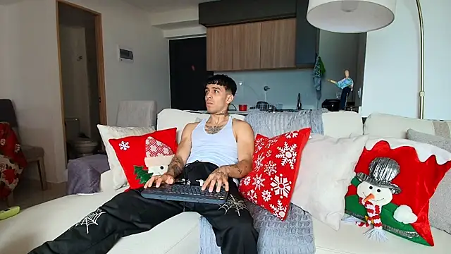 Snapshot of liorvante chatting on January 6, 2026, 5:49 pm liorvante online show from January 6, 2026, 5:49 pm