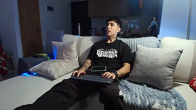 Snapshot of liorvante chatting on January 12, 2026, 1:11 am liorvante online show from January 12, 2026, 1:11 am