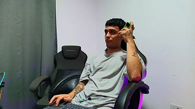 Snapshot of liorvante chatting on February 3, 2026, 3:26 am liorvante online show from February 3, 2026, 3:26 am