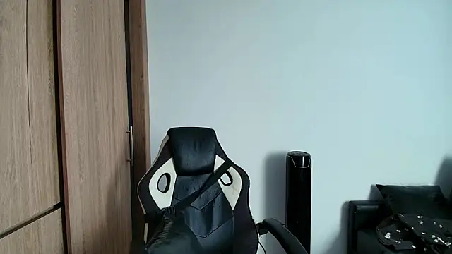 Snapshot of liorvante chatting on March 1, 2026, 3:03 pm liorvante online show from March 1, 2026, 3:03 pm