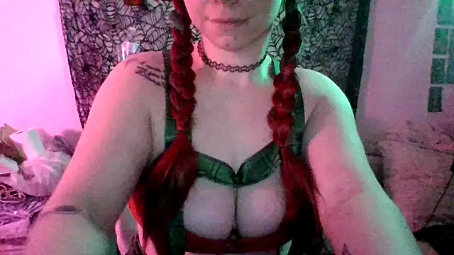 Snapshot of spunfoxxx chatting on December 2, 2025, 11:11 pm spunfoxxx online show from December 2, 2025, 11:11 pm