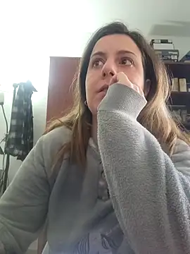 Snapshot of Sareyxon chatting on December 4, 2025, 8:23 am Sareyxon online show from December 4, 2025, 8:23 am