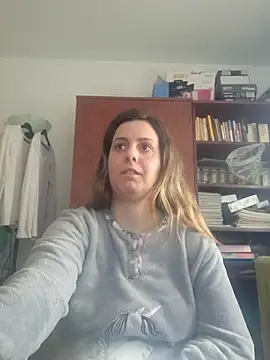 Snapshot of Sareyxon chatting on December 18, 2025, 10:21 am Sareyxon online show from December 18, 2025, 10:21 am