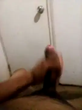 Snapshot of Hot_Student00 chatting on February 6, 2026, 5:23 am Hot Student00 online show from February 6, 2026, 5:23 am