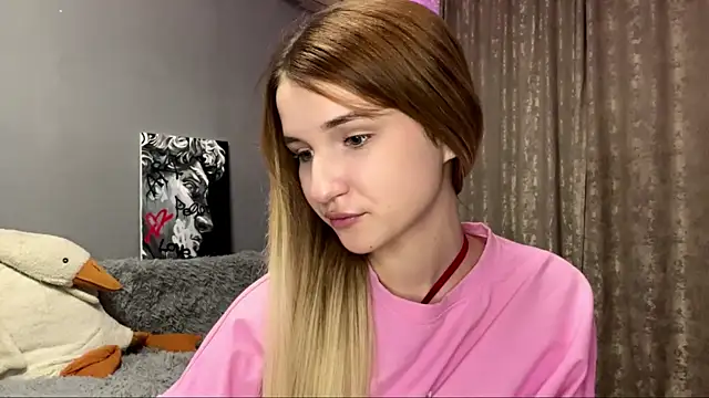 Snapshot of VikkiWittel chatting on December 2, 2025, 5:41 pm VikkiWittel online show from December 2, 2025, 5:41 pm