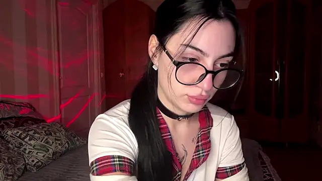 Radiant Luna online show from December 13, 2025, 10:37 pm