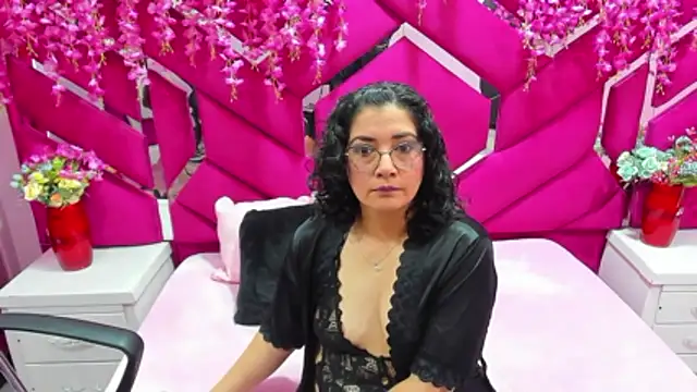 Snapshot of Alexa_Sanz chatting on December 17, 2025, 7:20 pm Alexa Sanz online show from December 17, 2025, 7:20 pm