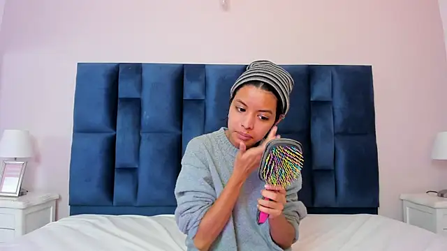 Snapshot of GrishaMochka chatting on December 5, 2025, 12:36 pm GrishaMochka online show from December 5, 2025, 12:36 pm