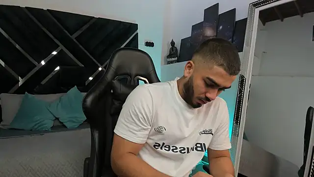 Franco banderas online show from January 7, 2026, 1:57 pm