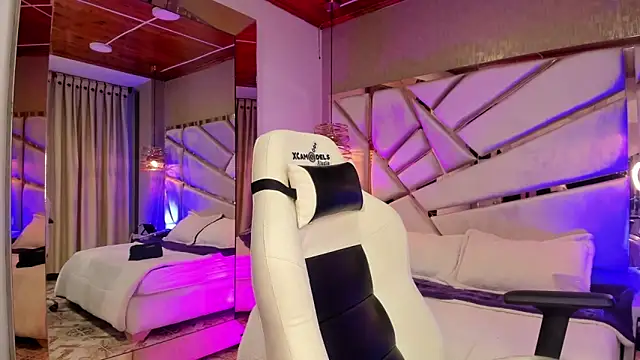 Snapshot of Ivonne_444 chatting on December 2, 2025, 1:05 pm Ivonne 444 online show from December 2, 2025, 1:05 pm