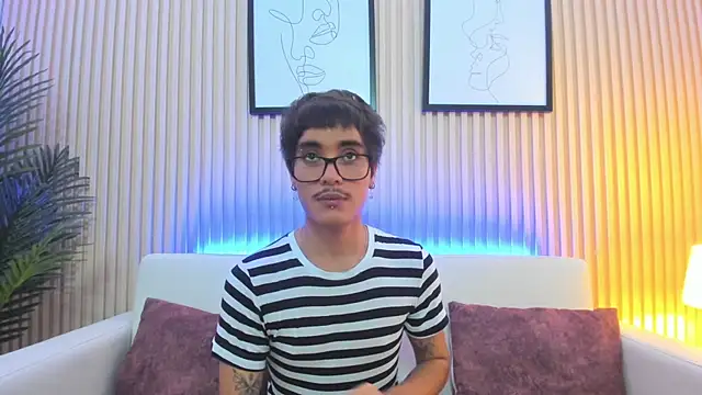 Snapshot of Antonio_rowan chatting on December 1, 2025, 1:16 pm Antonio rowan online show from December 1, 2025, 1:16 pm