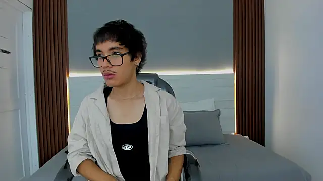 Snapshot of Antonio_rowan chatting on December 14, 2025, 1:38 pm Antonio rowan online show from December 14, 2025, 1:38 pm