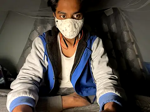 Snapshot of hunterboy2001 chatting on December 2, 2025, 4:46 pm hunterboy2001 online show from December 2, 2025, 4:46 pm