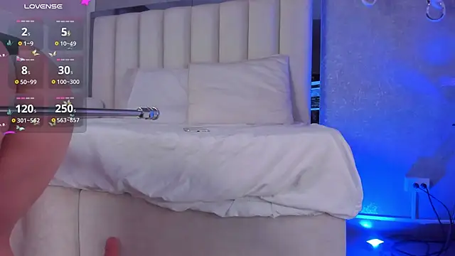 Snapshot of CloeParker_ chatting on December 16, 2025, 11:26 am CloeParker online show from December 16, 2025, 11:26 am