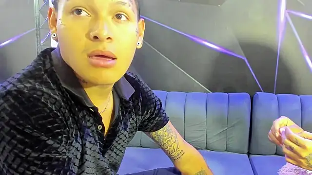 Snapshot of Plays_cloe_sex chatting on January 12, 2026, 4:12 pm Plays cloe sex online show from January 12, 2026, 4:12 pm