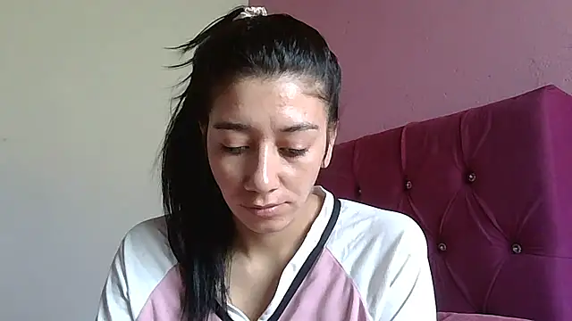 TaylorLove- online show from December 17, 2025, 2:01 pm