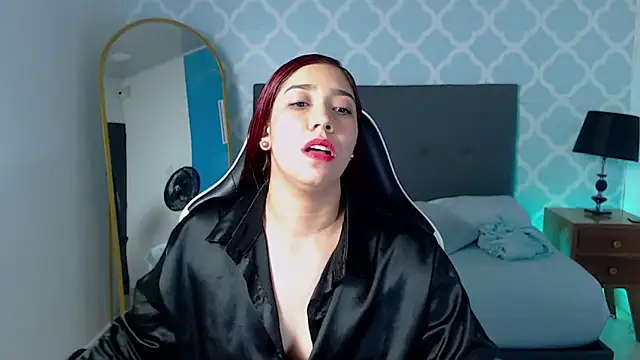 Snapshot of lia_violetta chatting on December 16, 2025, 7:19 pm lia violetta online show from December 16, 2025, 7:19 pm