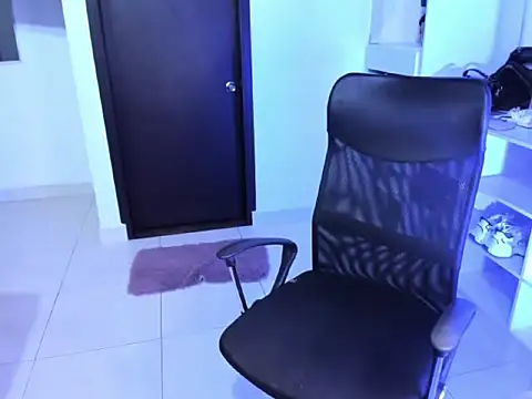 Snapshot of cristina697 chatting on December 18, 2025, 12:49 am cristina697 online show from December 18, 2025, 12:49 am