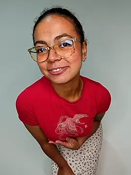 Snapshot of __VioletaHeaven__ chatting on December 16, 2025, 11:37 am VioletaHeaven online show from December 16, 2025, 11:37 am