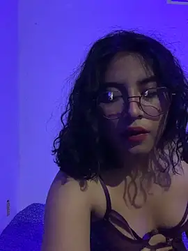 Snapshot of Arely-L1 chatting on February 6, 2026, 5:45 am Arely-L1 online show from February 6, 2026, 5:45 am