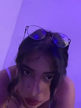 Snapshot of Arely-L1 chatting on March 8, 2026, 7:17 pm Arely-L1 online show from March 8, 2026, 7:17 pm