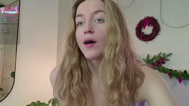 Snapshot of SoftDreamer chatting on December 14, 2025, 2:22 pm SoftDreamer online show from December 14, 2025, 2:22 pm