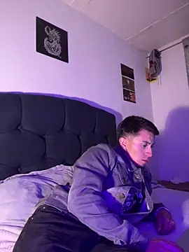 Matias 016 online show from December 15, 2025, 5:01 am