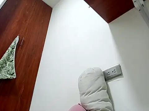 Snapshot of am_cvo1824 chatting on December 15, 2025, 1:43 am am cvo1824 online show from December 15, 2025, 1:43 am