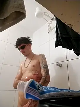 Snapshot of Lucasmk777 chatting on December 17, 2025, 12:00 pm Lucasmk777 online show from December 17, 2025, 12:00 pm