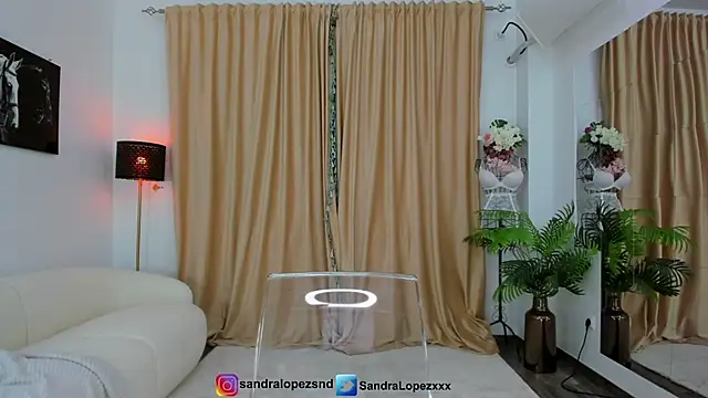 Snapshot of SandraLopezxx chatting on April 24, 2026, 9:06 pm SandraLopezxx online show from April 24, 2026, 9:06 pm
