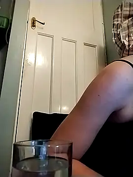 Snapshot of Amy01112 chatting on February 20, 2026, 2:08 am Amy01112 online show from February 20, 2026, 2:08 am