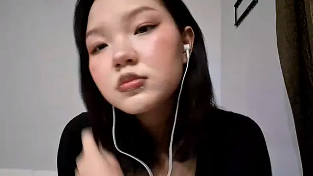 Snapshot of MeowMiaMeow chatting on December 16, 2025, 5:40 pm MeowMiaMeow online show from December 16, 2025, 5:40 pm