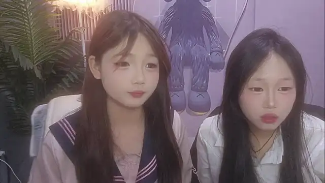 Snapshot of AA-HH-AA chatting on December 1, 2025, 2:00 pm AA-HH-AA online show from December 1, 2025, 2:00 pm