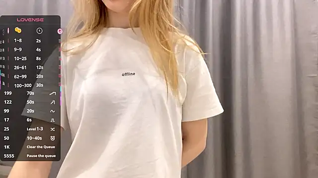 Snapshot of MargyDejong chatting on December 17, 2025, 2:45 pm MargyDejong online show from December 17, 2025, 2:45 pm